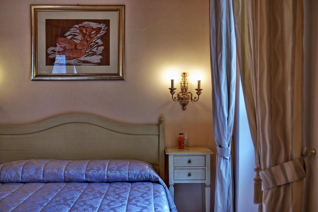 Chiaro Di Luna Viale Italia * Sássari